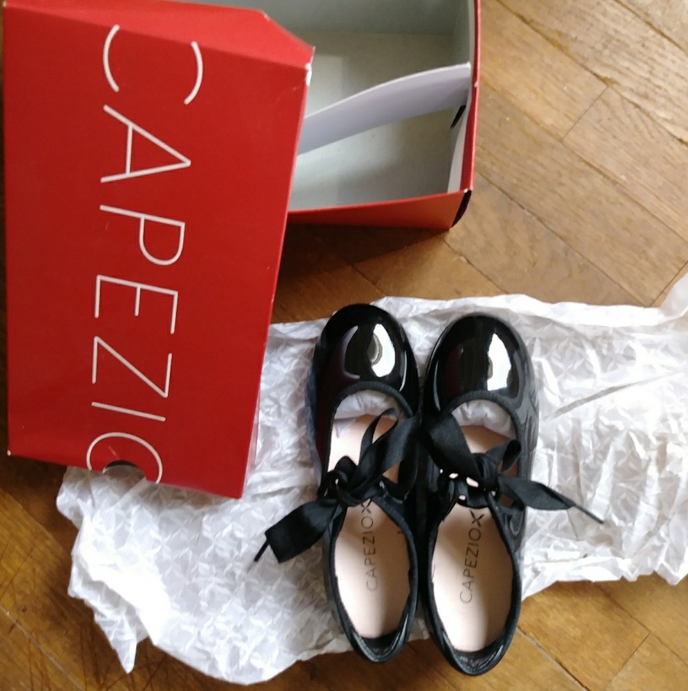 NEW capezio black kids tap shoes